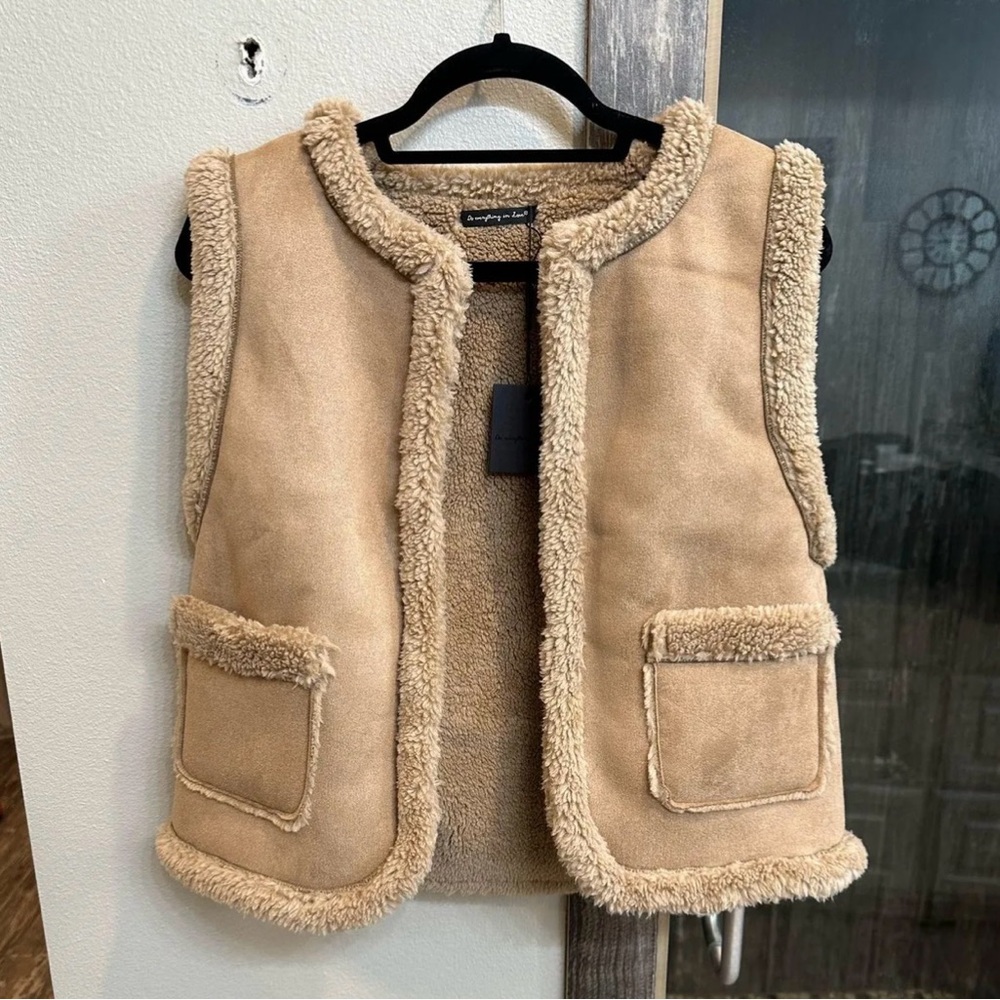 Do Everything in Love Beige Sherpa Vest
